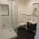 37m² 1,5 Mit Terrasse Und Super Badezimmer アパート *
